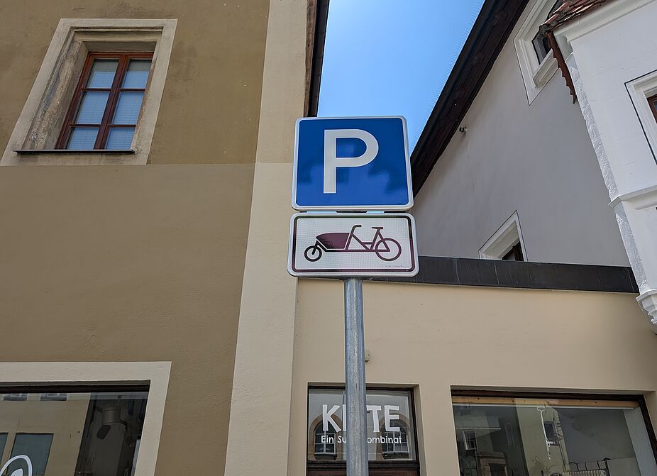 Verkehrsschild für Parkplatz in Sulzbach-Rosenberg - für Rosi