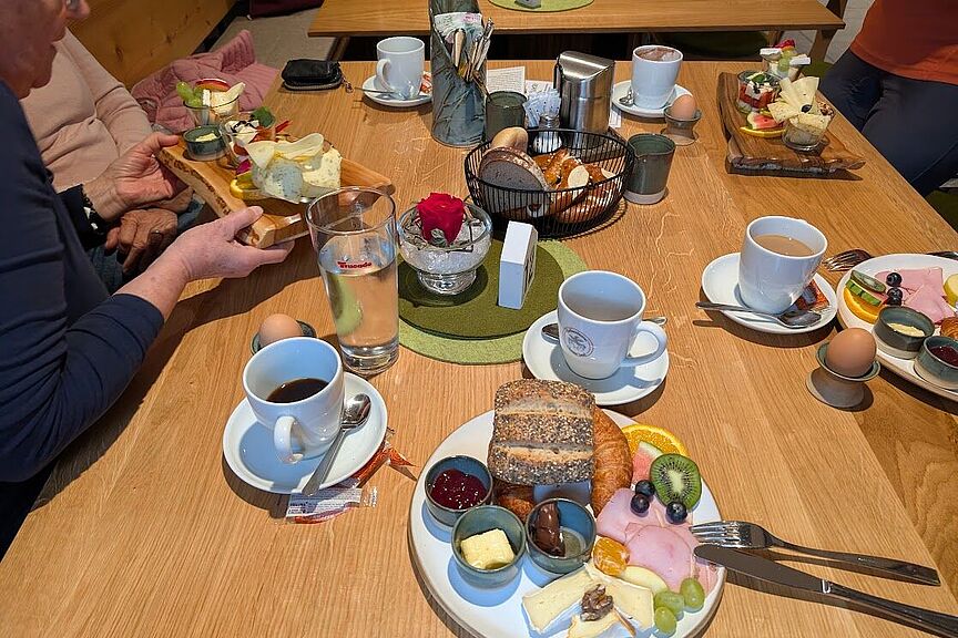 Frühstück im Café Dorfgespräch Frühstück im Café Dorfgespräch