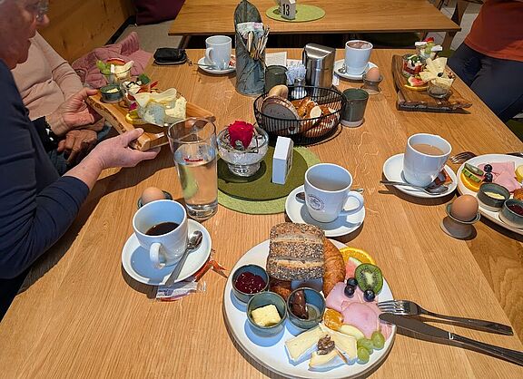 Frühstück im Café Dorfgespräch